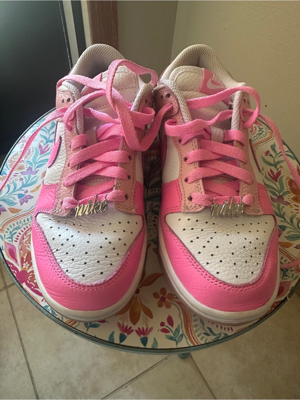 Nike Kids White and Pink Low-Top Sneakers